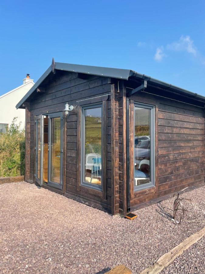 Capella Cabin Dunquin. Exterior photo