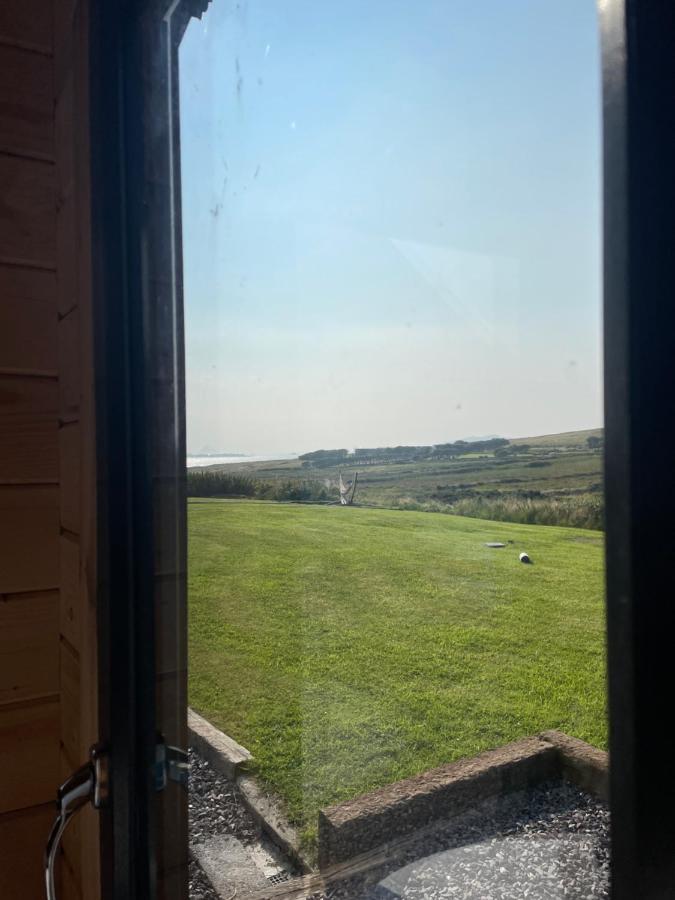 Capella Cabin Dunquin. Exterior photo